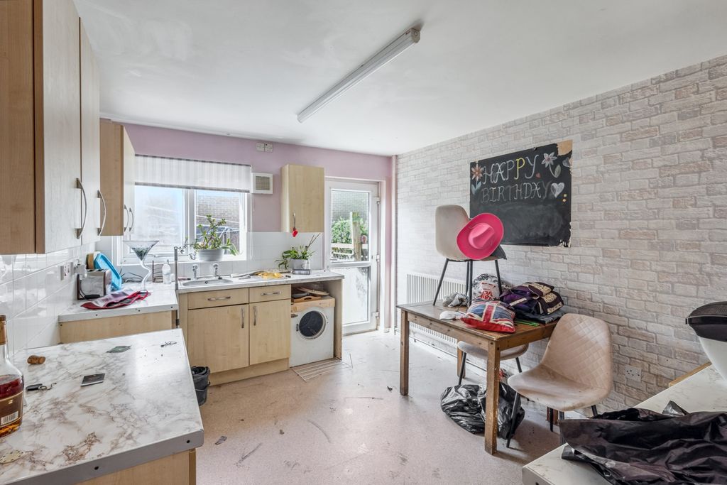 Property photo 3 of 16 22 Miniott Walk, Hemlington, Middlesbrough, Cleveland, Ts8 9Na