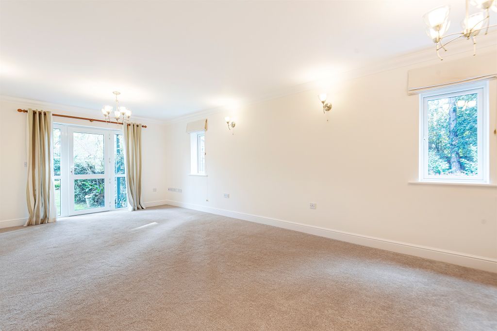 Property photo 3 of 15 Living Room