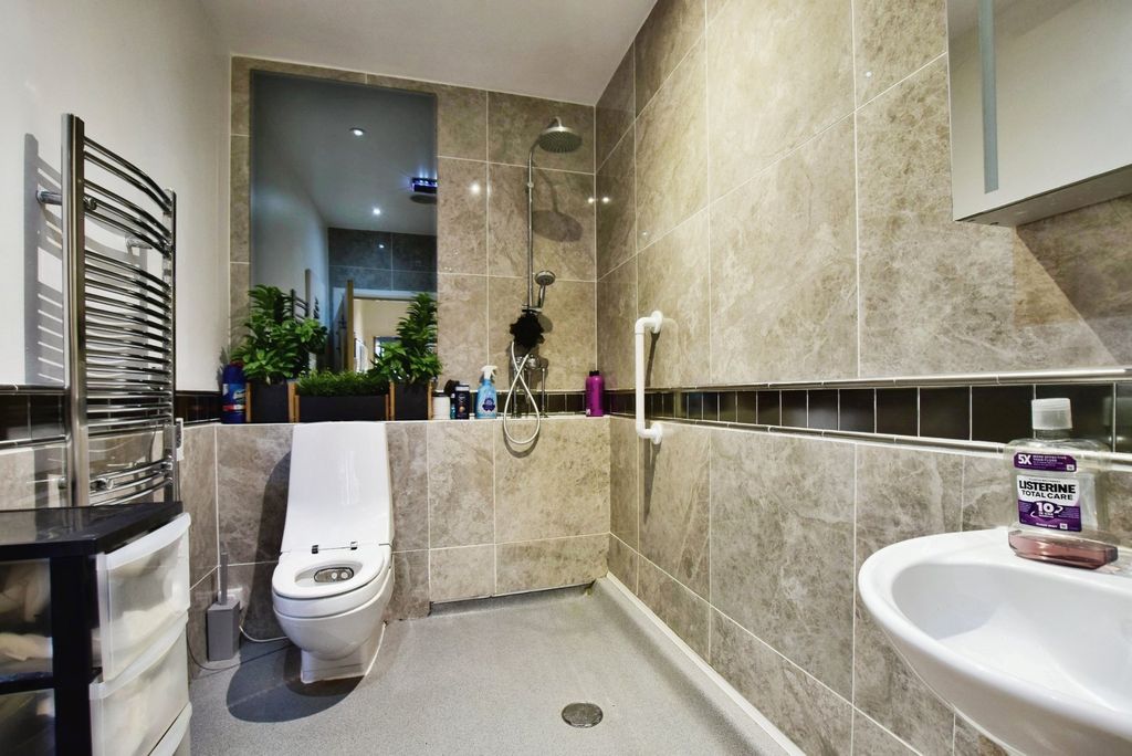 Property photo 3 of 12 Bathroom