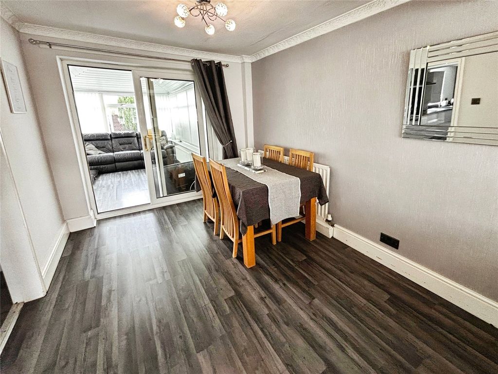 Property photo 3 of 20 Dining Area
