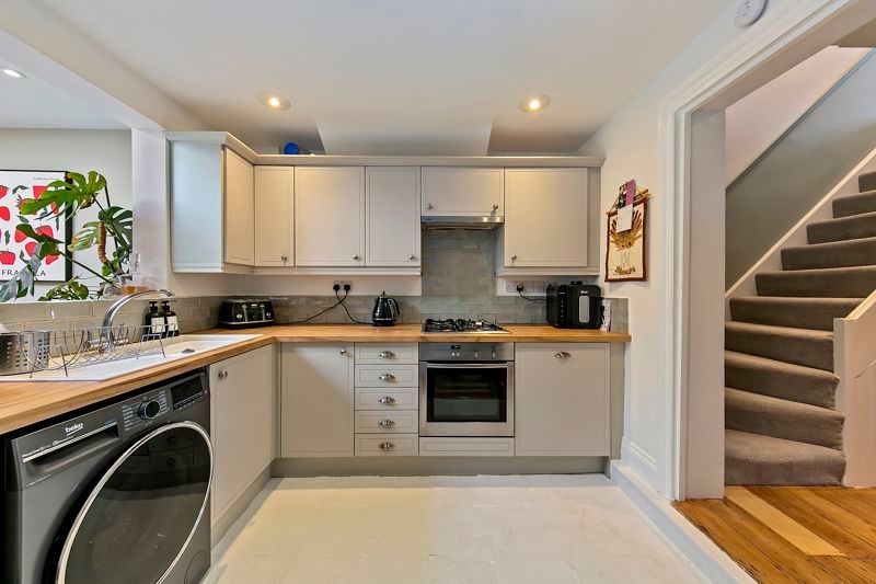 Property photo 3 of 14 Kitchen