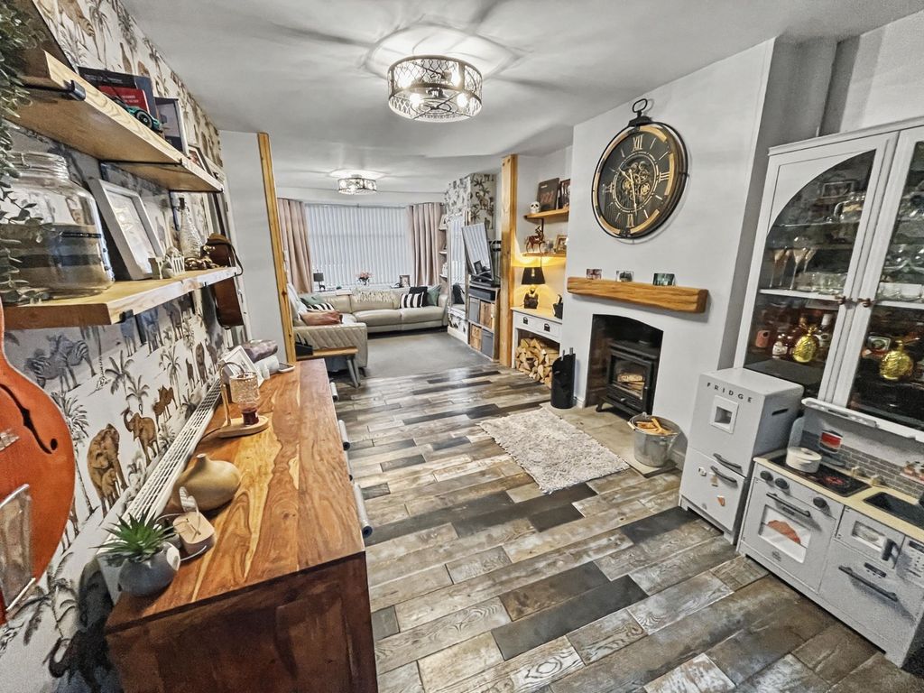 Property photo 3 of 26