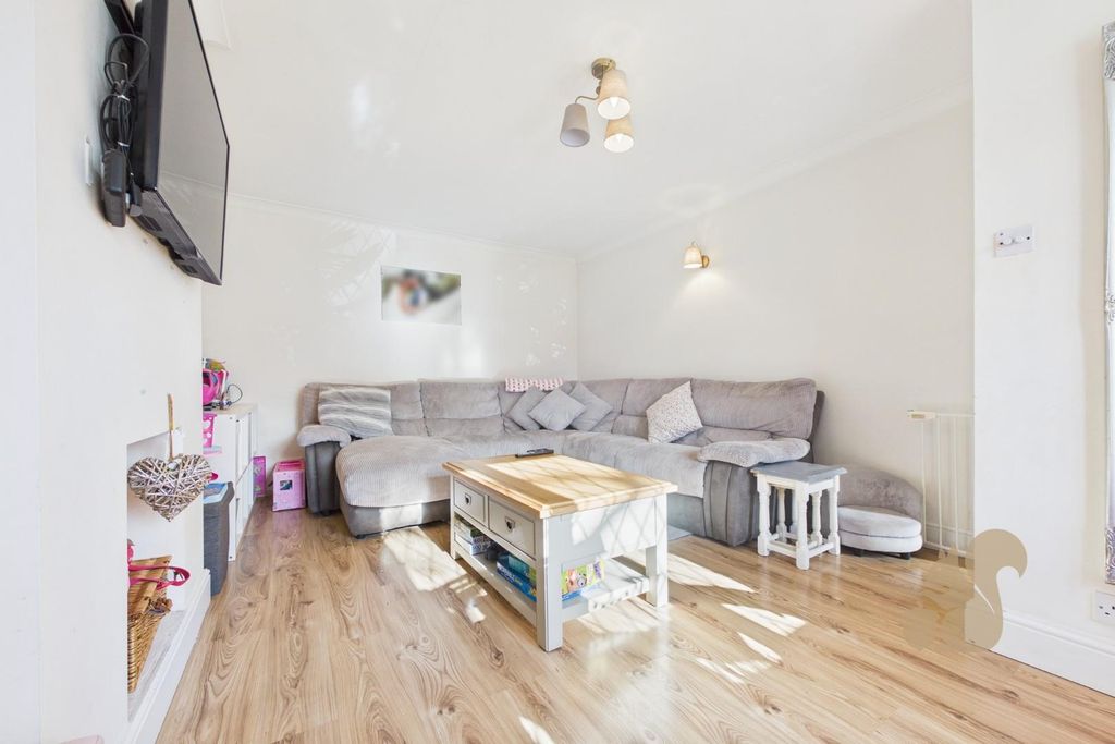 Property photo 2 of 27 Lounge