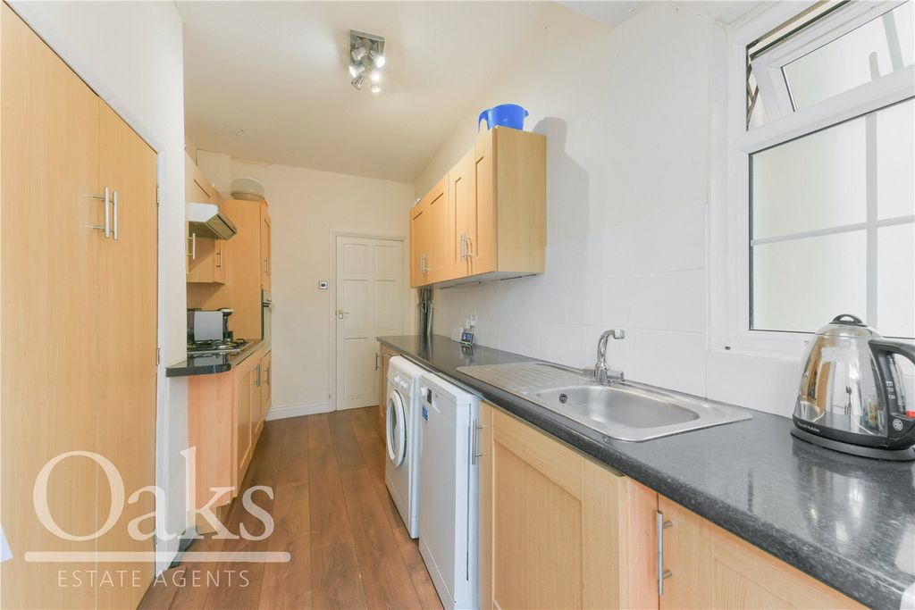 Property photo 3 of 12 Kitchen