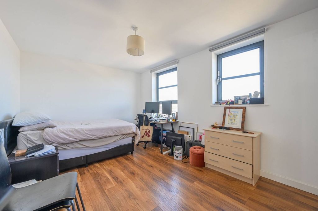 Property photo 3 of 12