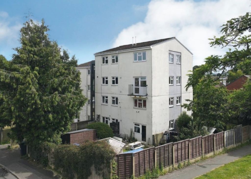 Property photo 1 of 8