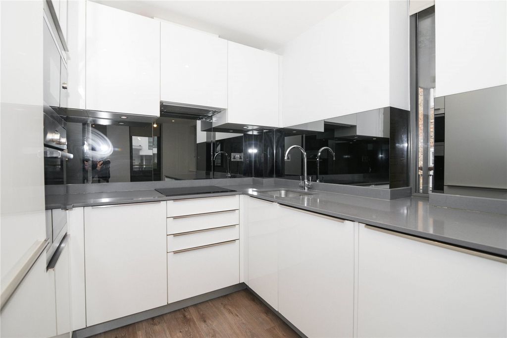 Property photo 3 of 10 Picture No. 06