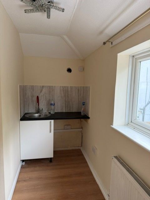 Property photo 3 of 4 Kitchen 1