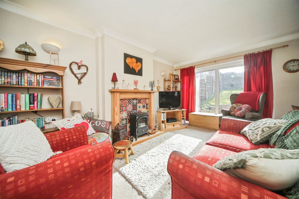 Property photo 2 of 14