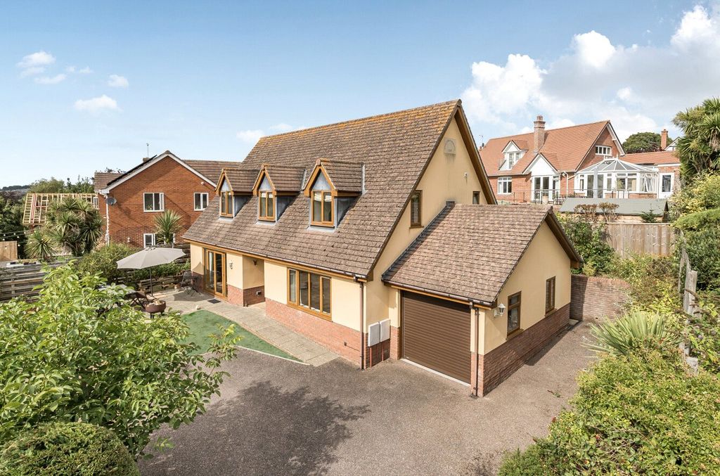 Property photo 1 of 19 External