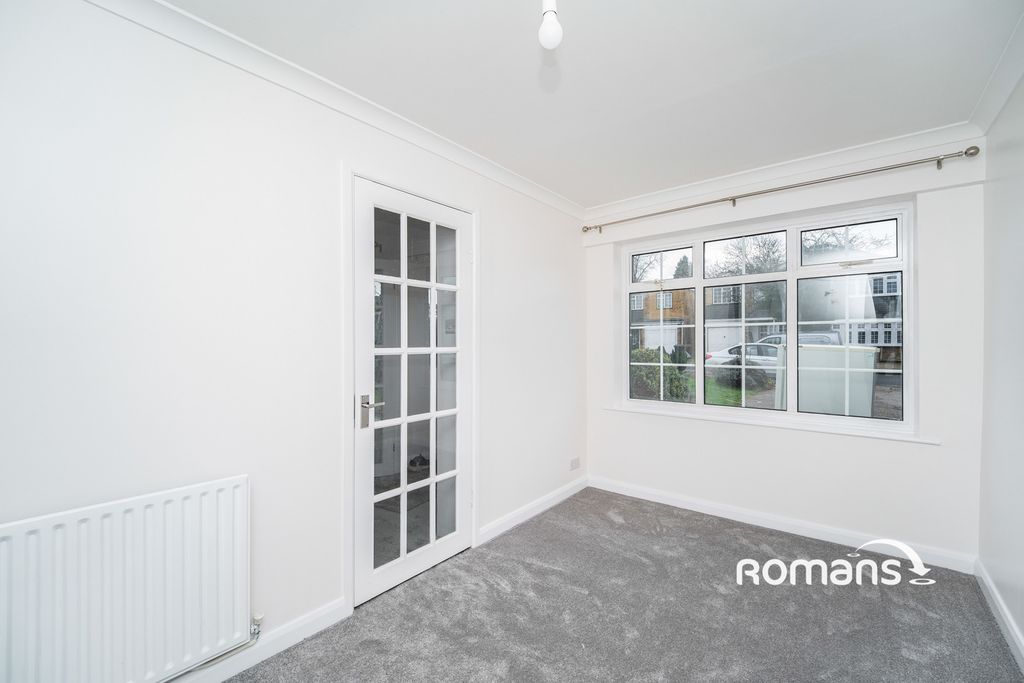 Property photo 3 of 10 Photo