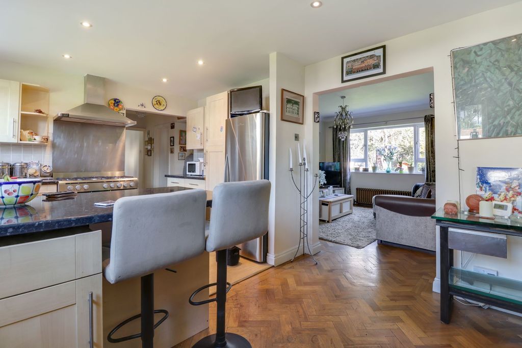 Additional image 4 of 2 bed maisonette for saleBridge Road, East Molesey KT8
