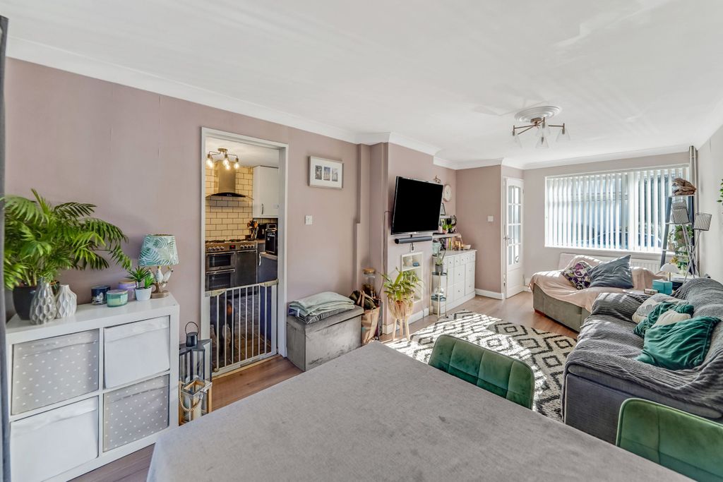 Property photo 3 of 23