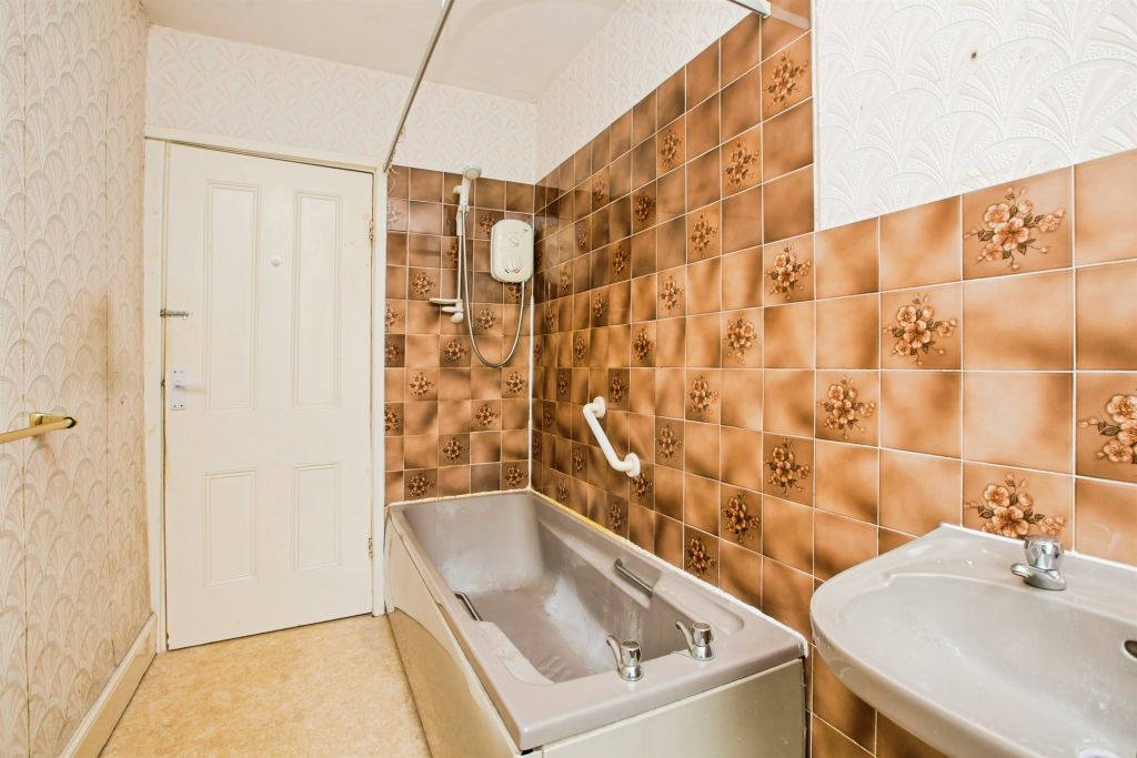 Property photo 3 of 14