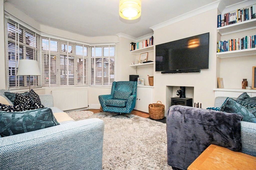 Property photo 2 of 19