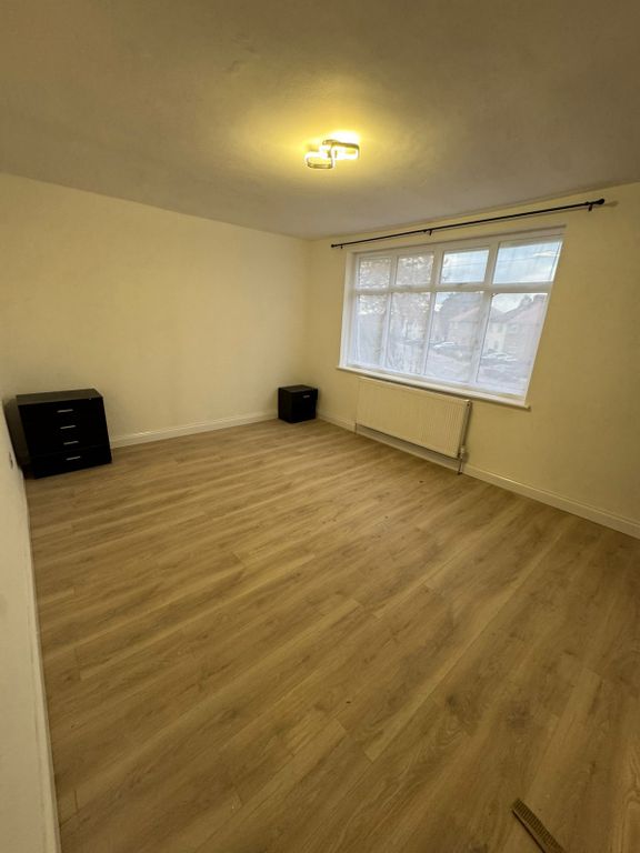 Property photo 2 of 6 Gallery