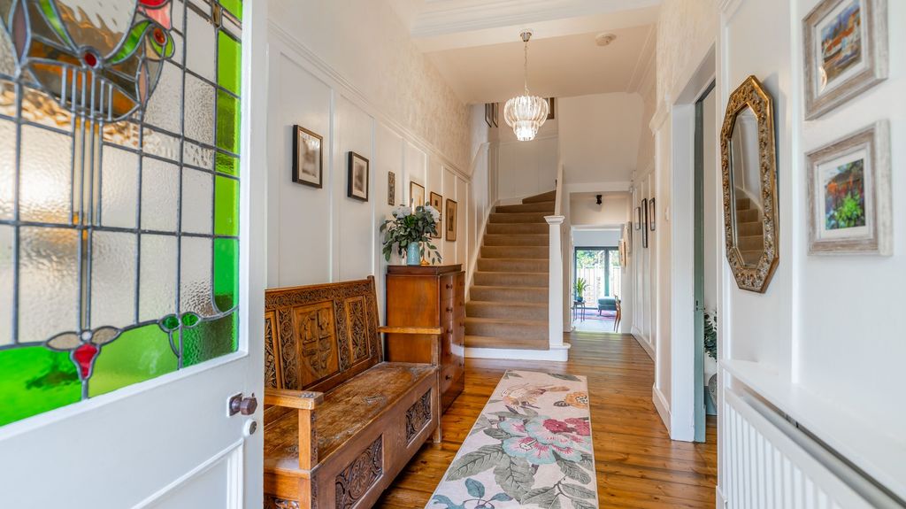 Property photo 2 of 45