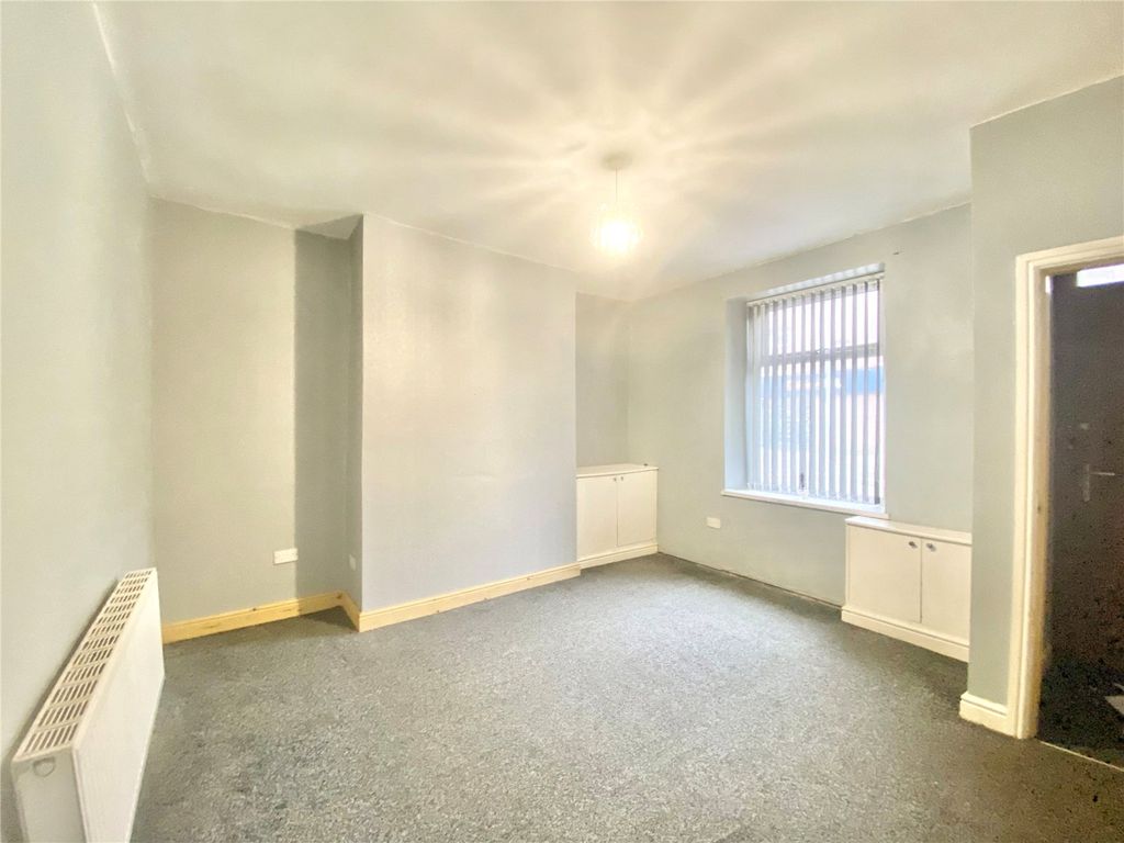 Property photo 2 of 11 Living Room