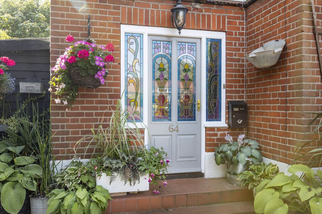 Property photo 2 of 24