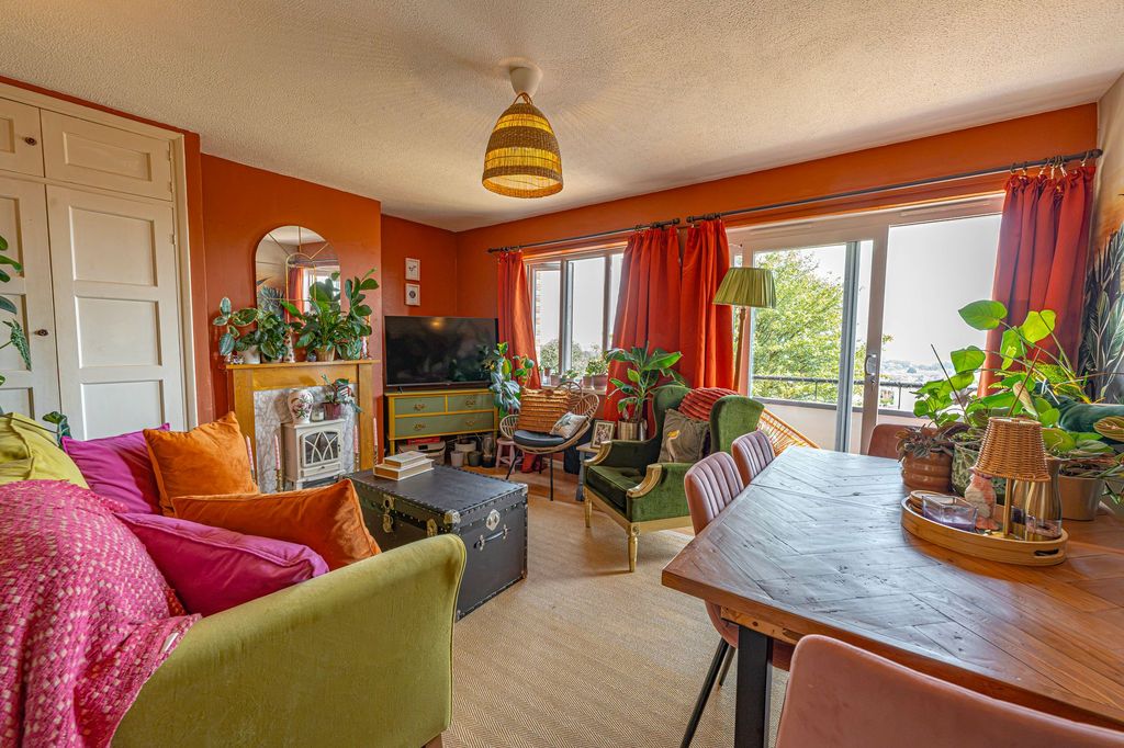 Property photo 1 of 25