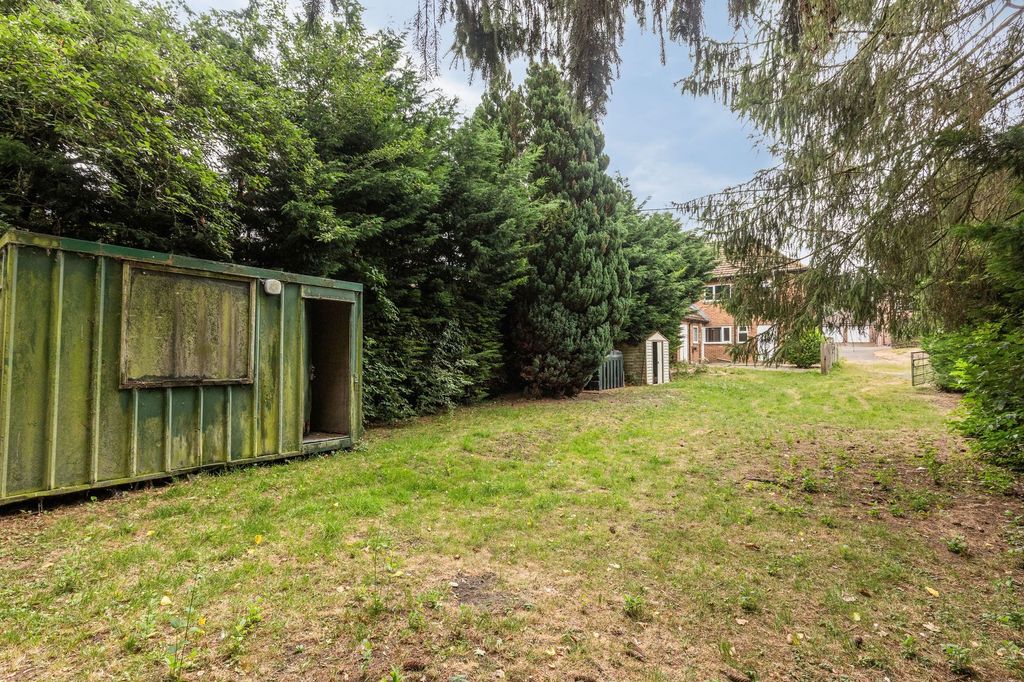 Property photo 2 of 13