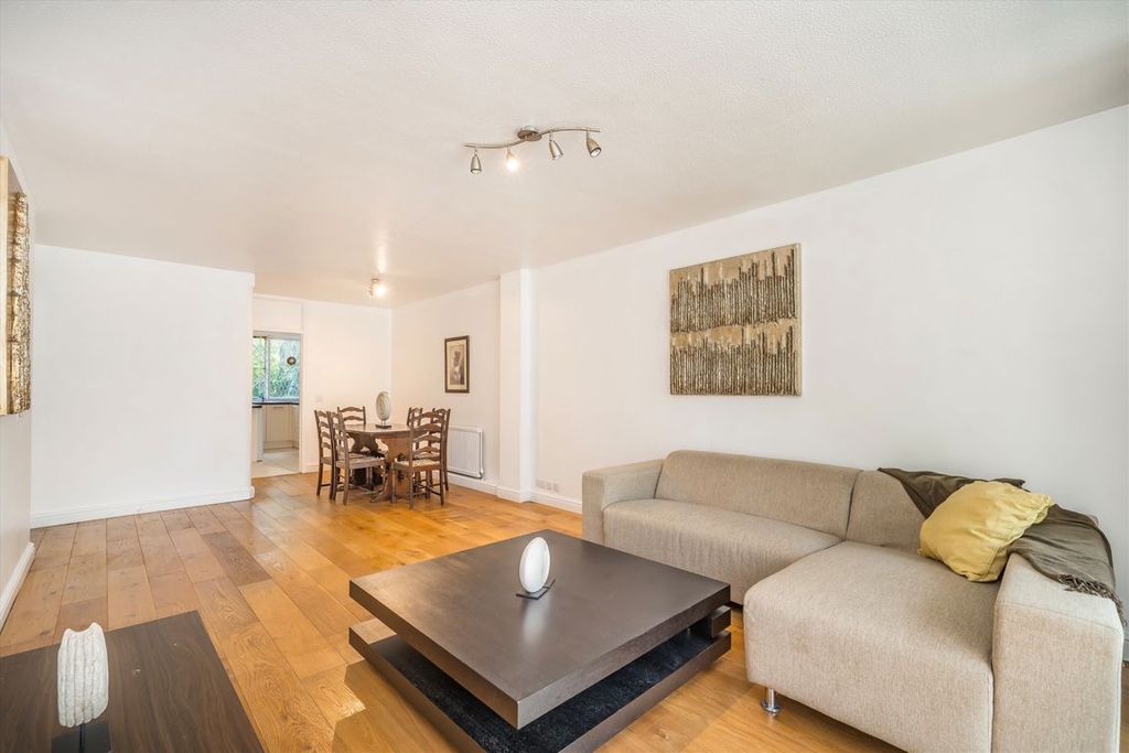 Property photo 2 of 9
