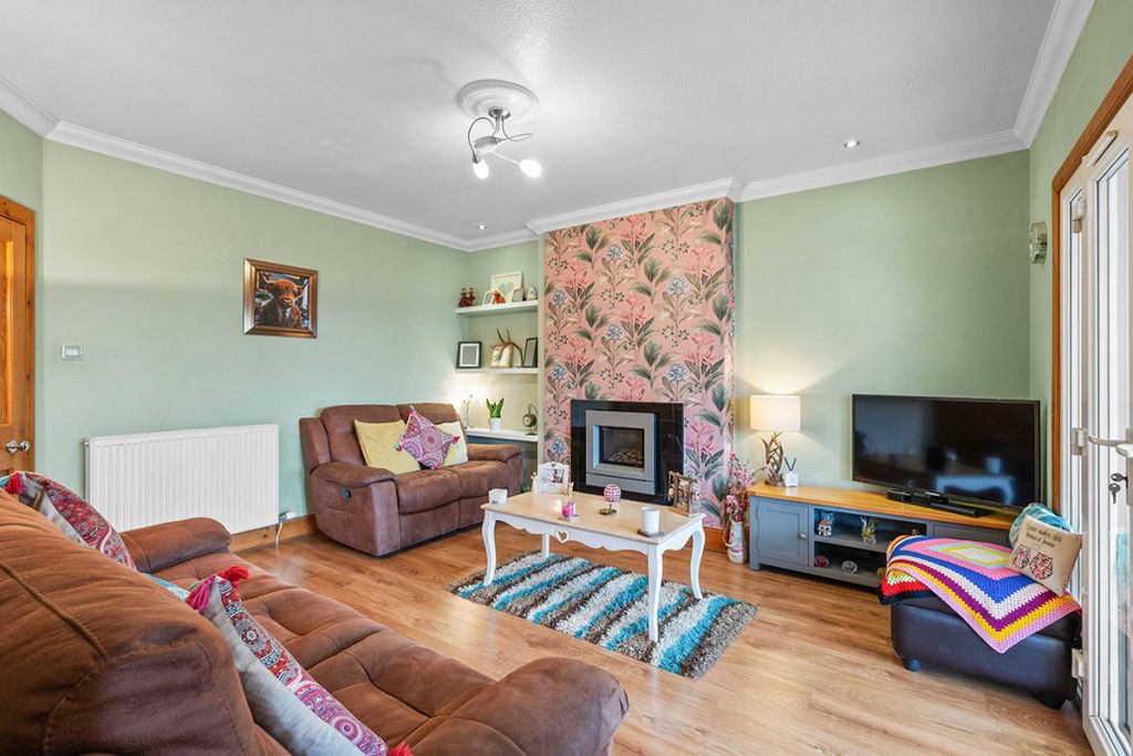 Property photo 3 of 21