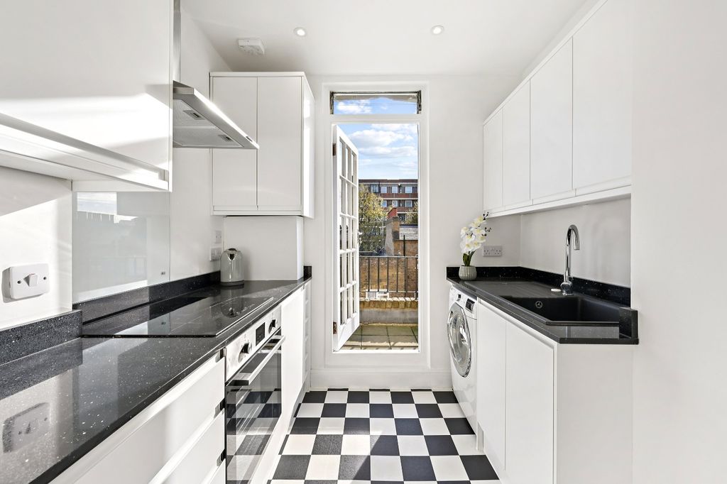 Property photo 3 of 16