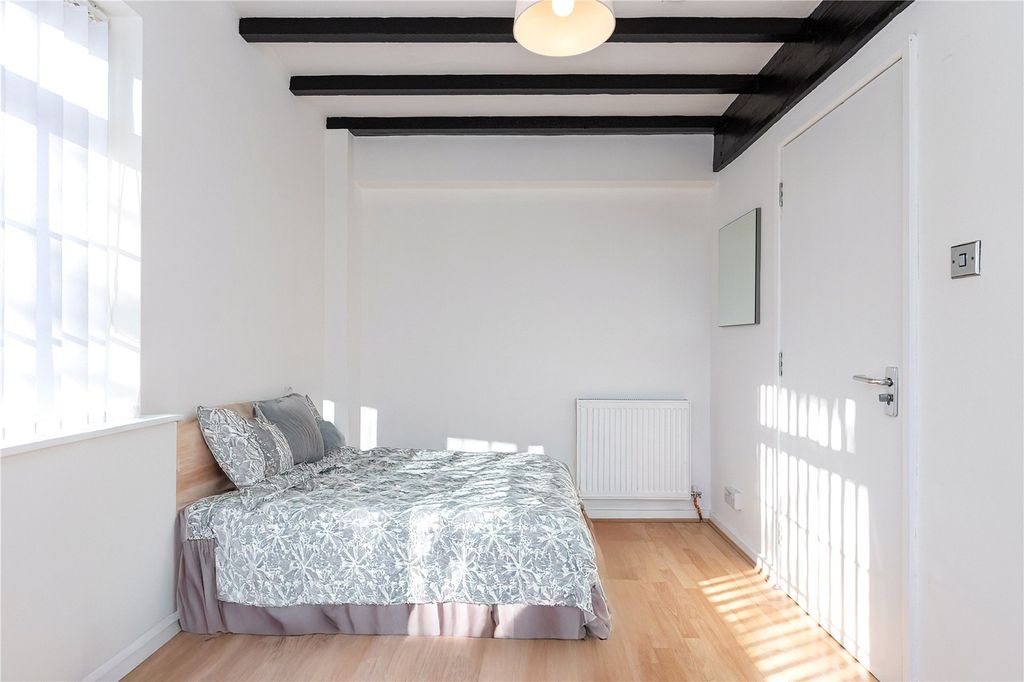 Property photo 1 of 15 Room 1