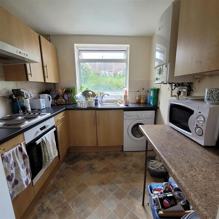 Property photo 2 of 9 Kitchen x2.Jpg