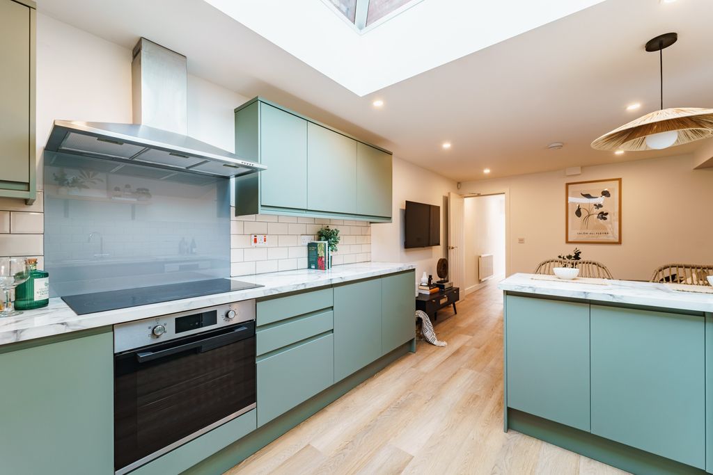 Property photo 3 of 14