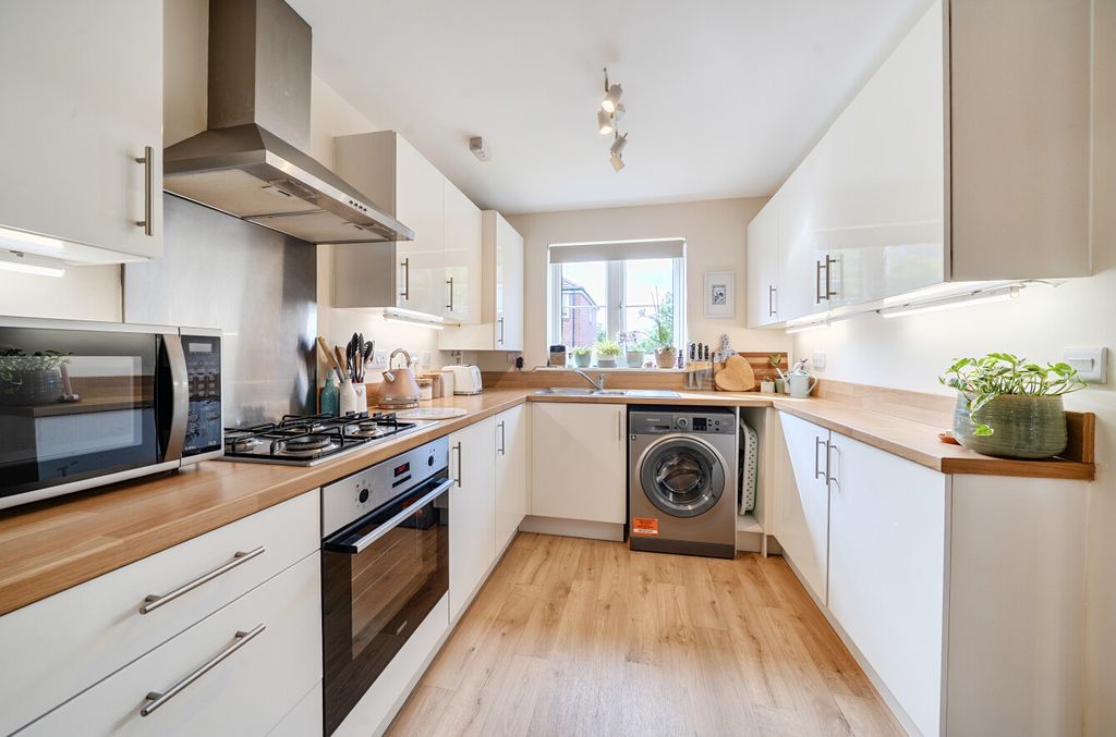Property photo 3 of 24 1465334-14-6A0d8A...