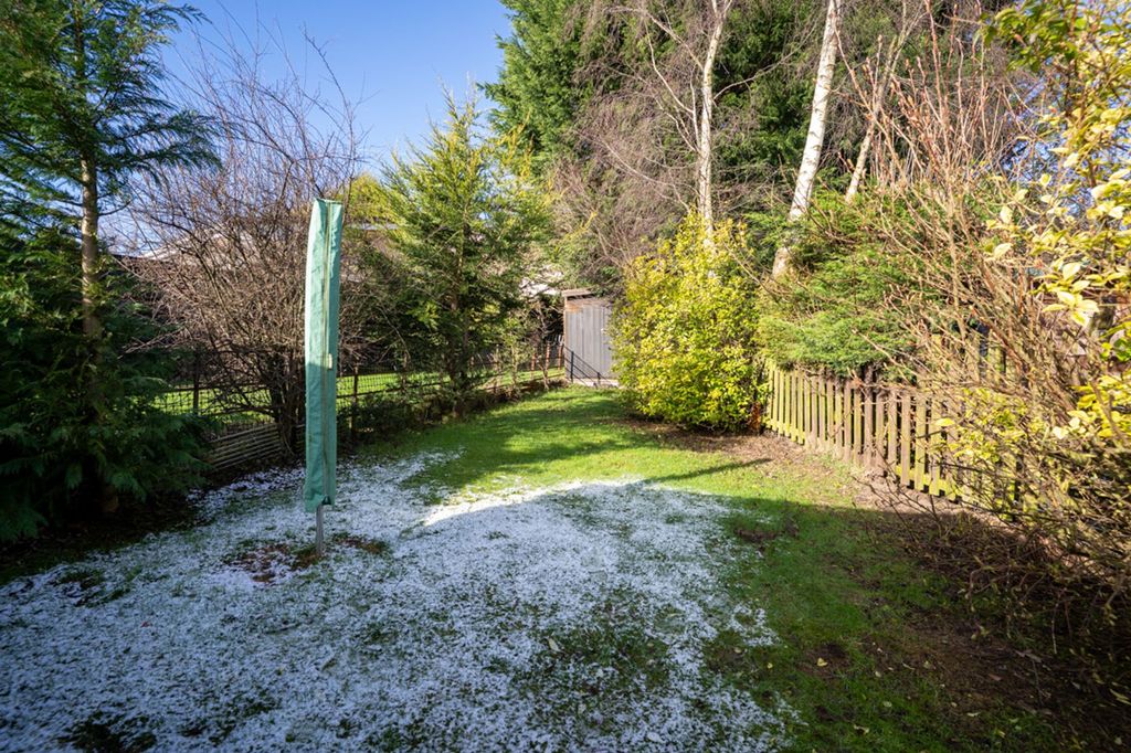 Property photo 2 of 31