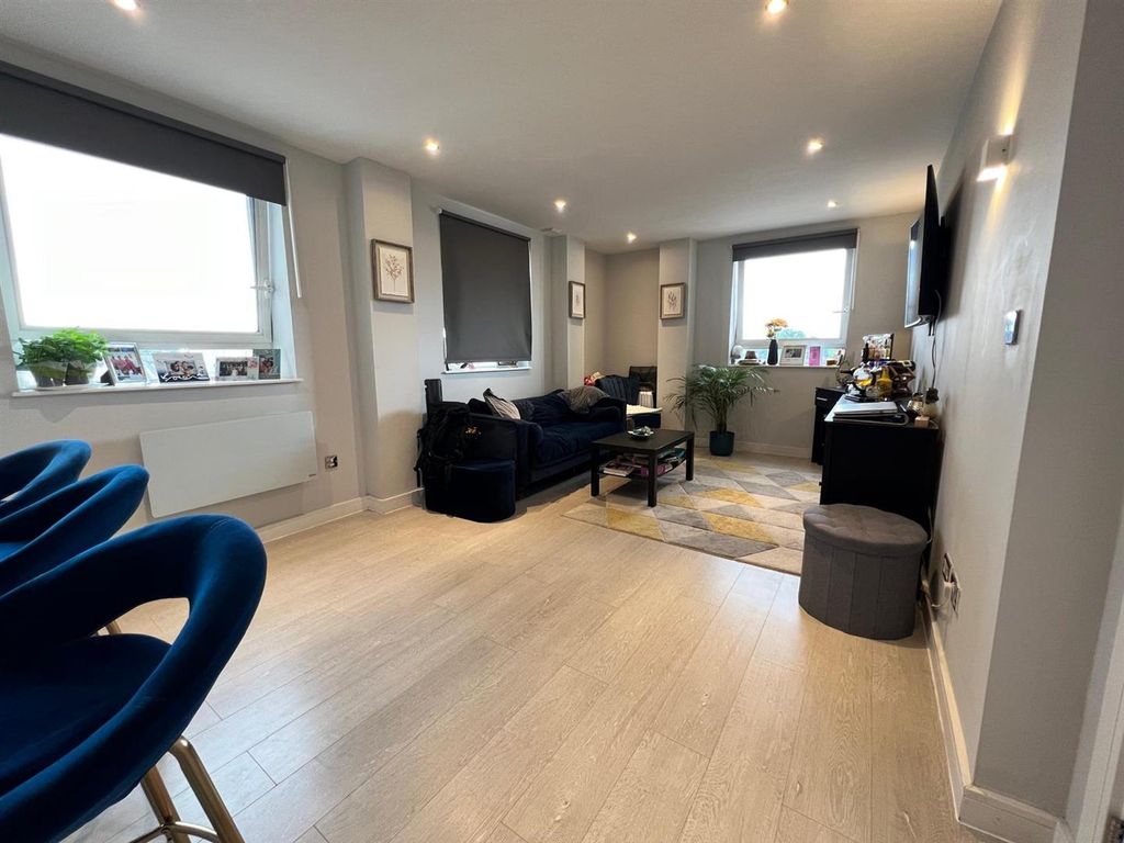 Property photo 3 of 11 04.Jpg