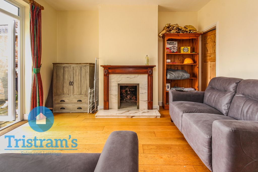 Property photo 2 of 16