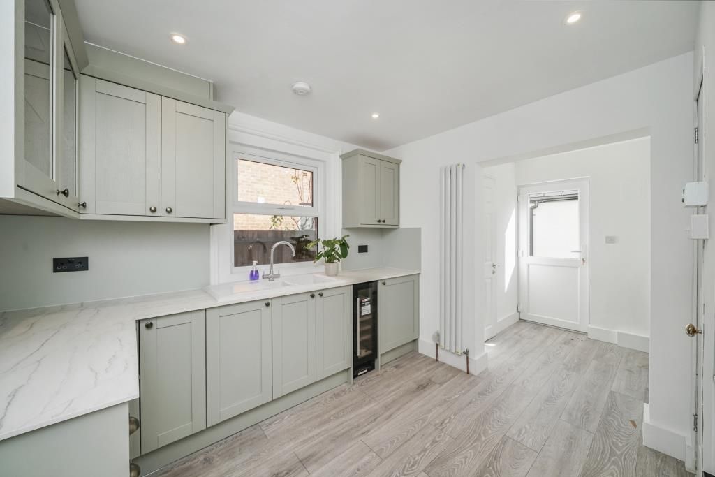 Property photo 3 of 24 Kitchen