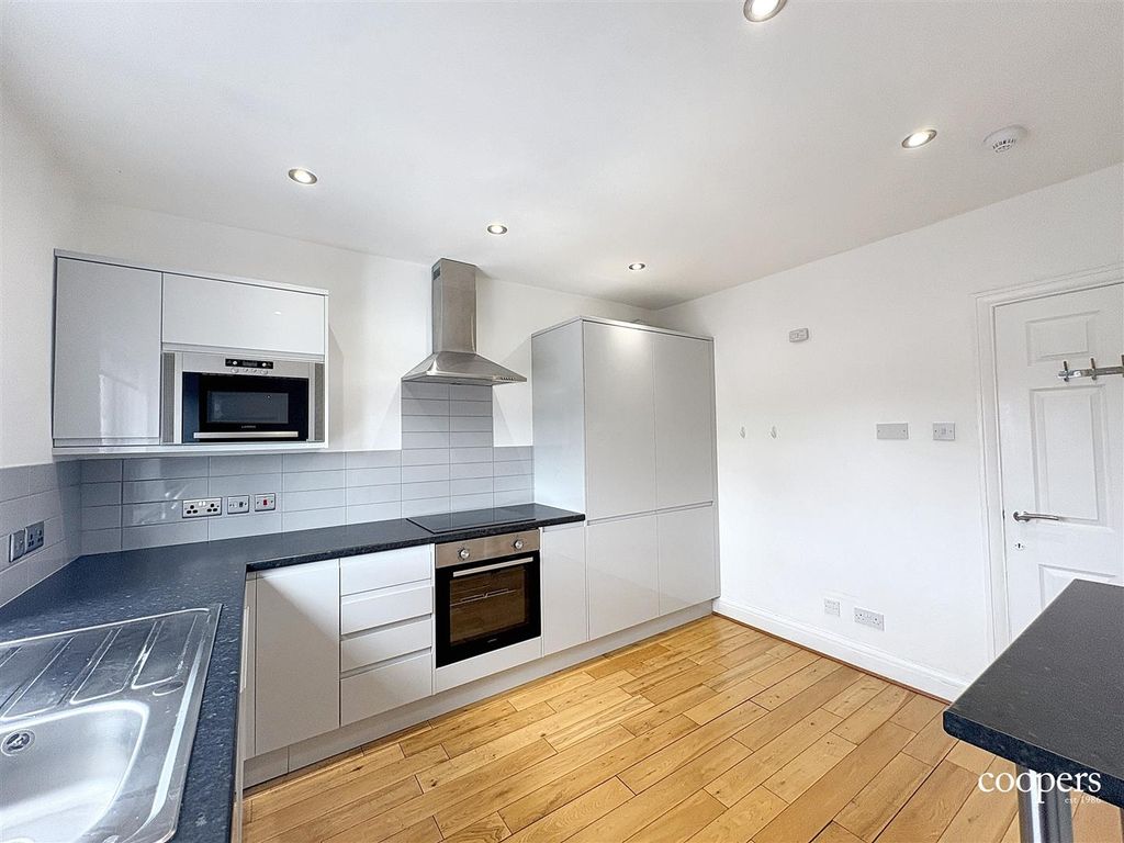 Property photo 2 of 11 Img_2101 (1).Jpg