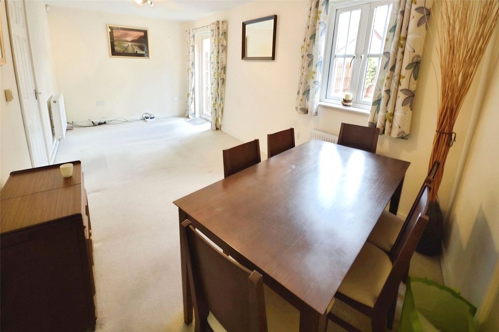 Property photo 3 of 11 Lounge/Diner