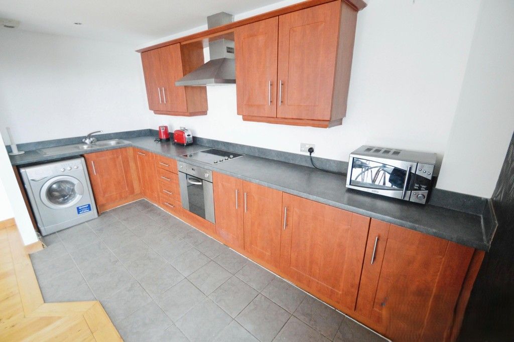 Property photo 3 of 9 Kitchen
