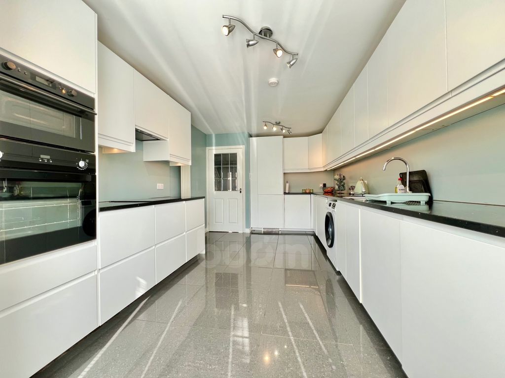 Property photo 3 of 33 Img_3127