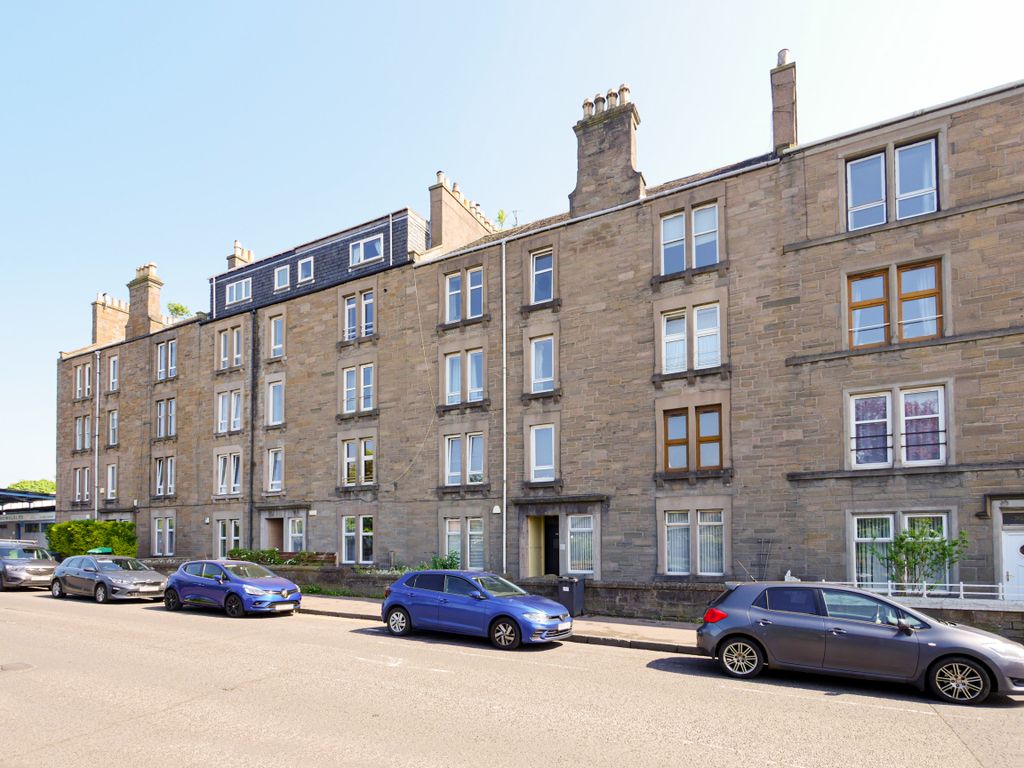 Property photo 1 of 10 Front