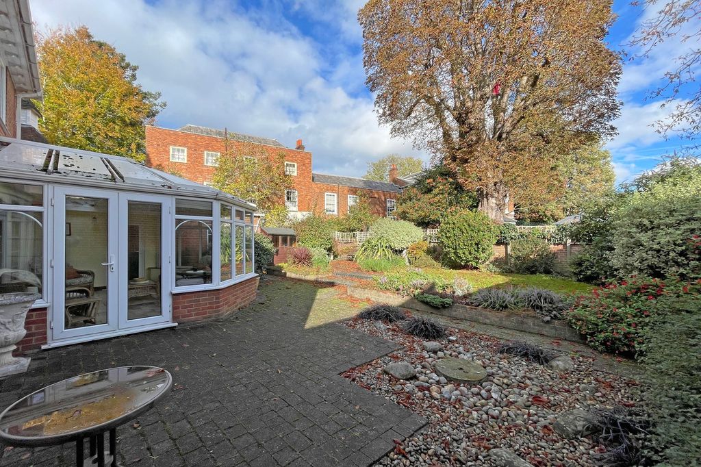 Property photo 3 of 25