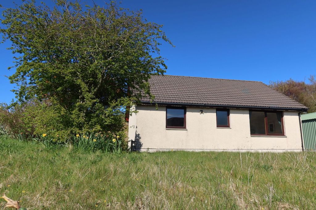 Property photo 2 of 31