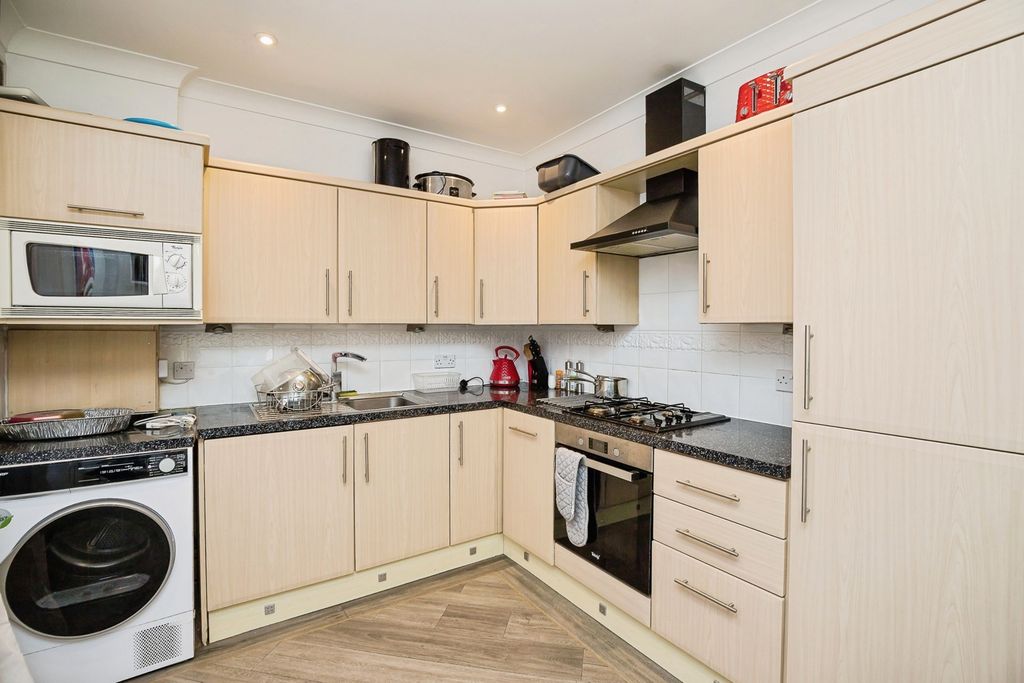 Property photo 2 of 17 Photo