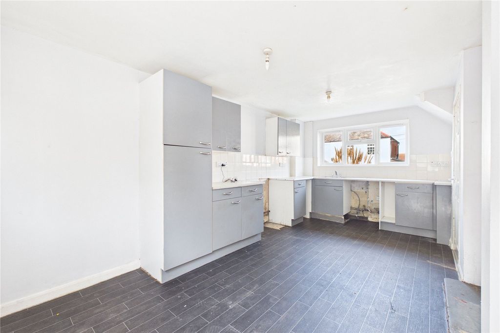 Property photo 2 of 15 Kitchen