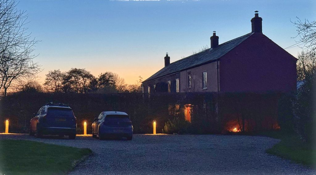 Property photo 2 of 39 Image