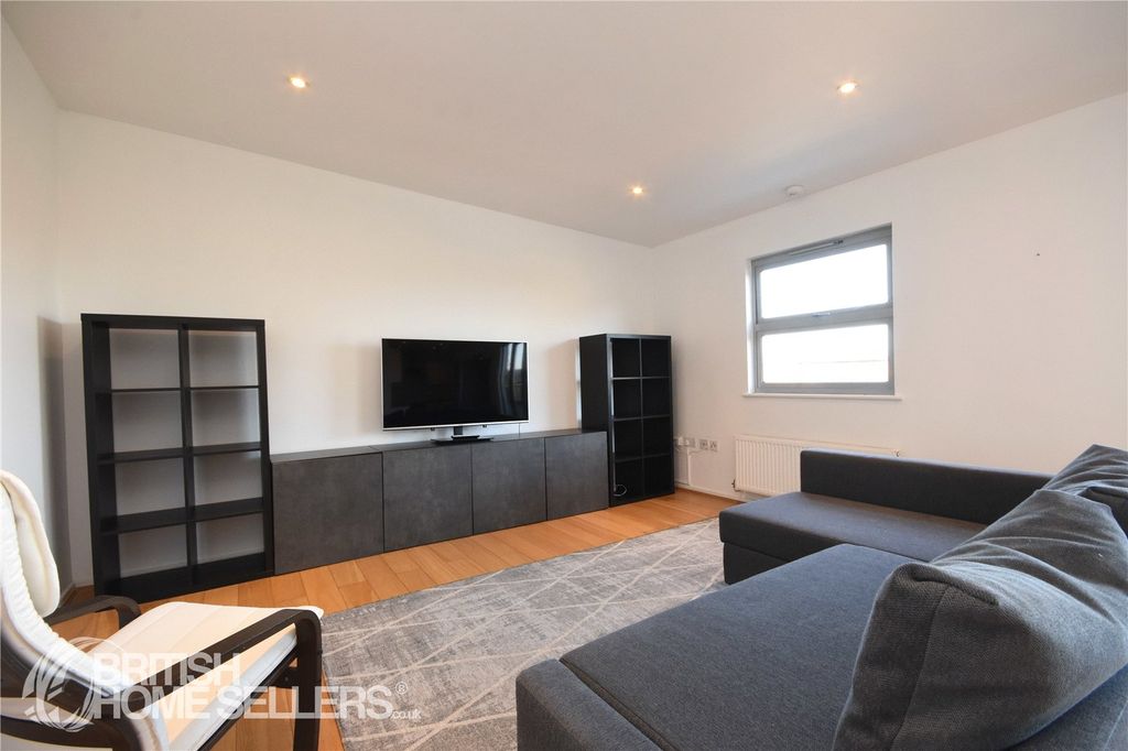 Property photo 3 of 19 Picture No. 15