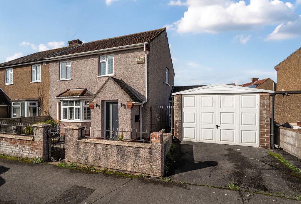 Property photo 3 of 16 Picture 3