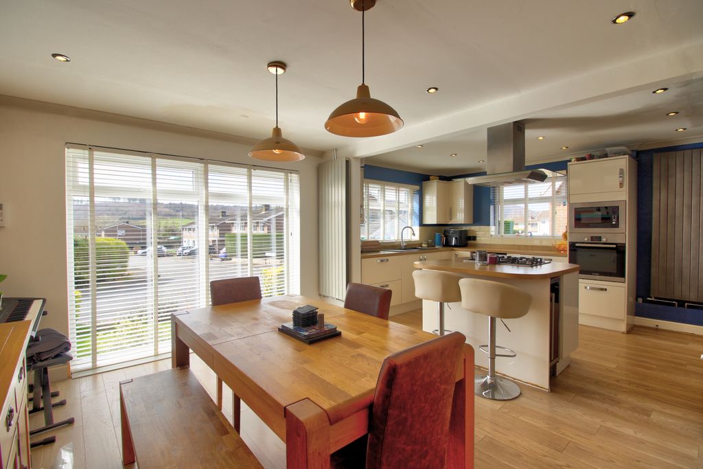 Property photo 2 of 20 Img_2488_89_90_Interior 4