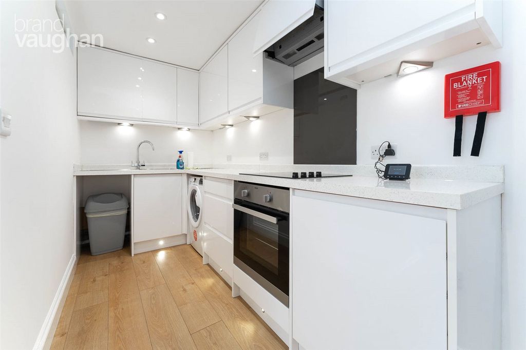 Property photo 3 of 9 Picture No. 21